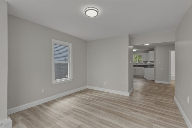 12 L St, Lowell, MA 01850