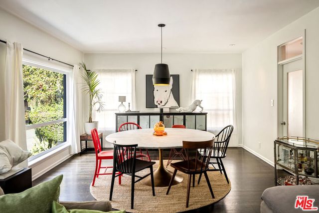 2940 N Beachwood Drive, Los Angeles, CA 90068