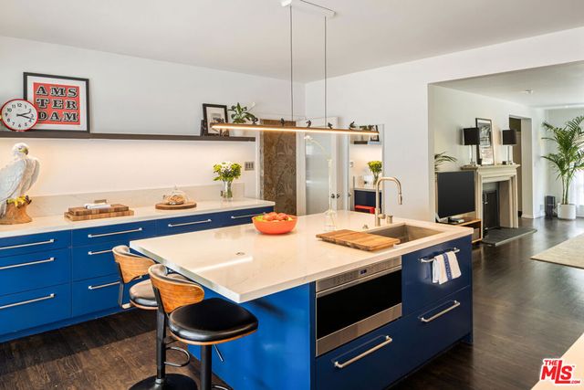 2940 N Beachwood Drive, Los Angeles, CA 90068