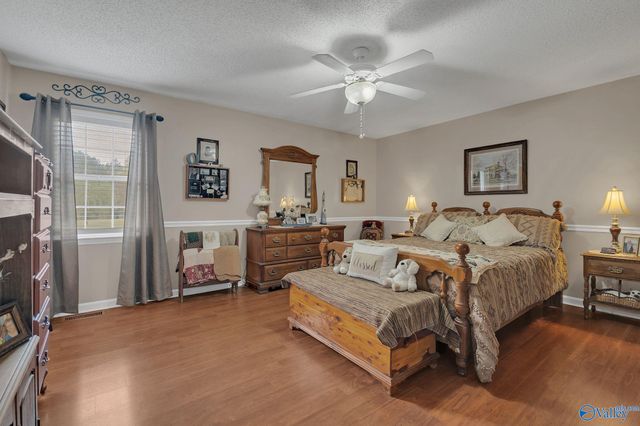 352 J B Hawkins Road, Gurley, AL 35748