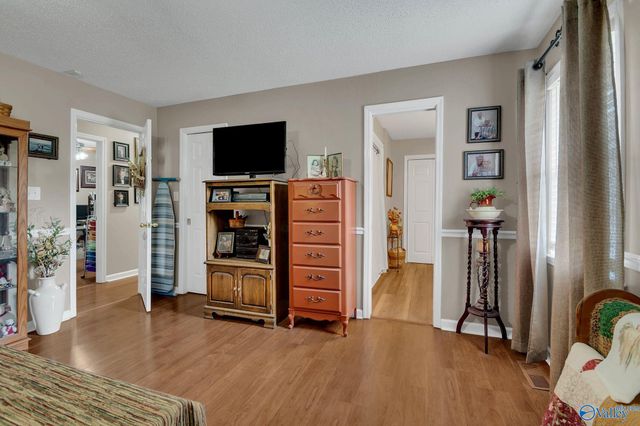 352 J B Hawkins Road, Gurley, AL 35748