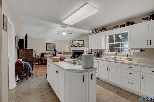 352 J B Hawkins Road, Gurley, AL 35748