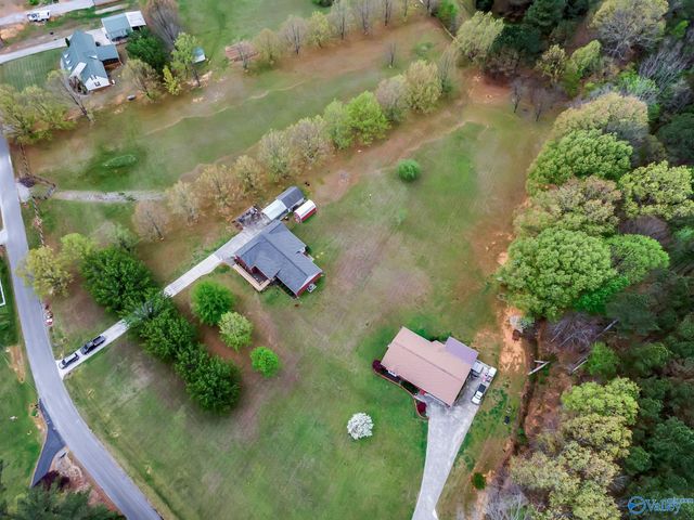352 J B Hawkins Road, Gurley, AL 35748