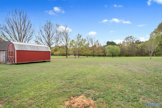 352 J B Hawkins Road, Gurley, AL 35748