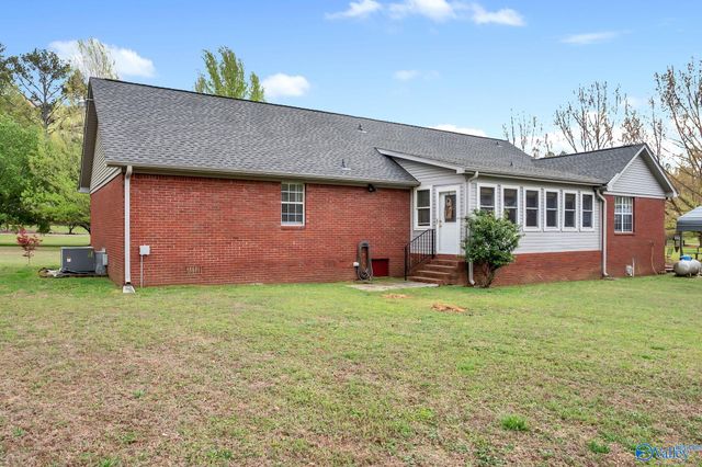 352 J B Hawkins Road, Gurley, AL 35748
