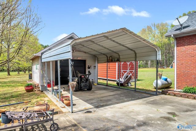 352 J B Hawkins Road, Gurley, AL 35748