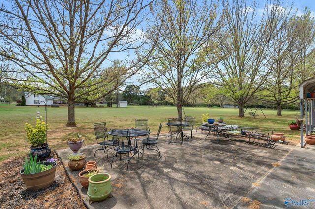 352 J B Hawkins Road, Gurley, AL 35748