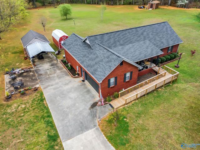 352 J B Hawkins Road, Gurley, AL 35748