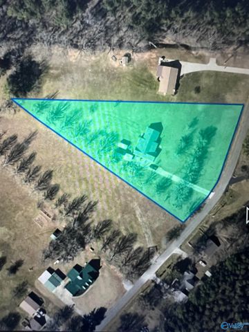 352 J B Hawkins Road, Gurley, AL 35748