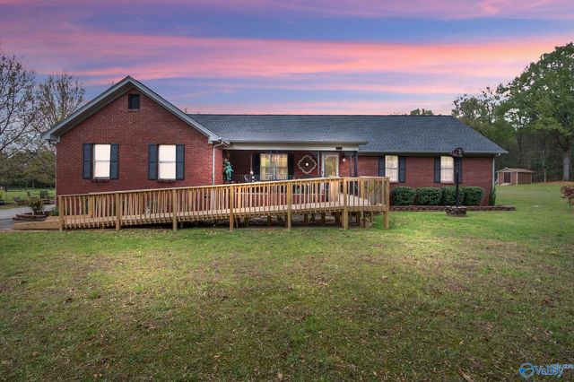 352 J B Hawkins Road, Gurley, AL 35748