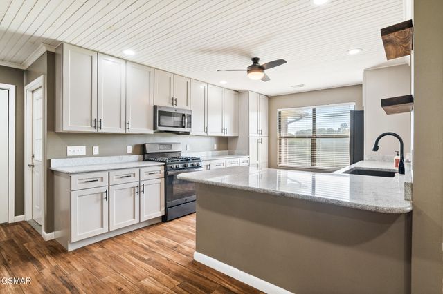 2115 Bradley Lane, Sevierville, TN 37876