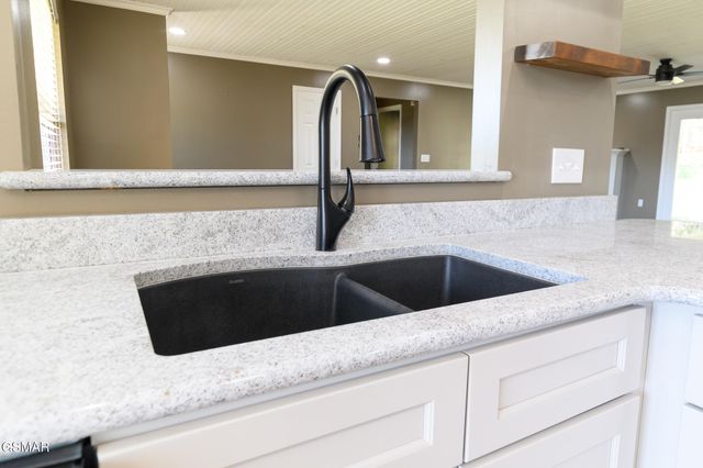 2115 Bradley Lane, Sevierville, TN 37876