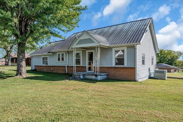 416 Juniper Ln, Smithville, TN 37166