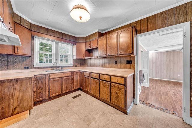 416 Juniper Ln, Smithville, TN 37166