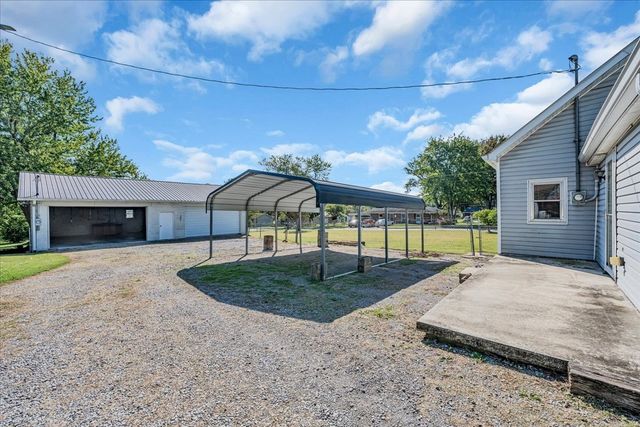 416 Juniper Ln, Smithville, TN 37166