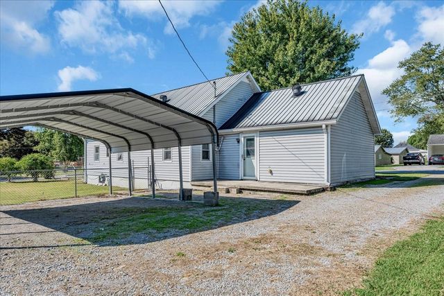 416 Juniper Ln, Smithville, TN 37166