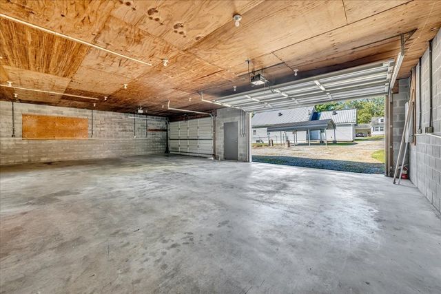 416 Juniper Ln, Smithville, TN 37166