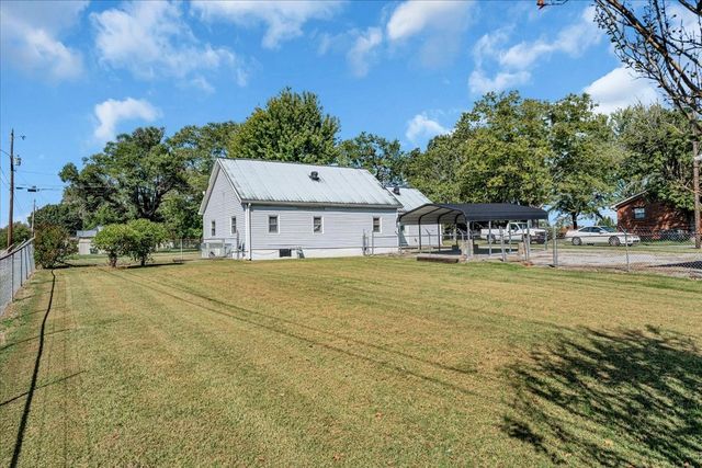 416 Juniper Ln, Smithville, TN 37166