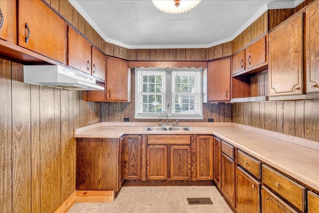 416 Juniper Ln, Smithville, TN 37166