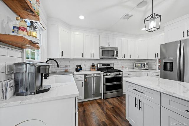 57 Beechwood Drive, Manorville, NY 11949