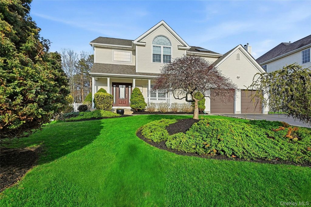 57 Beechwood Drive, Manorville, NY 11949