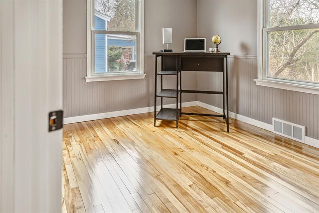 16 Seneca Avenue, Essex Junction, VT 05452