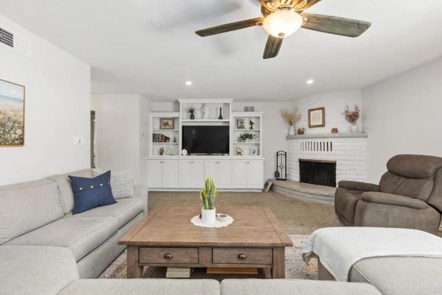 2194 Foothill Drive, Vista, CA 92084
