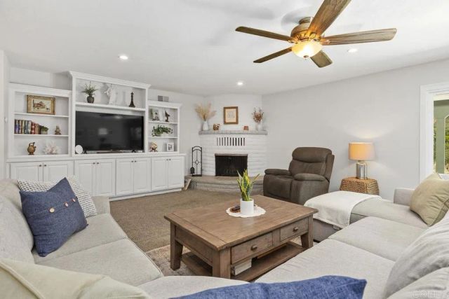 2194 Foothill Drive, Vista, CA 92084