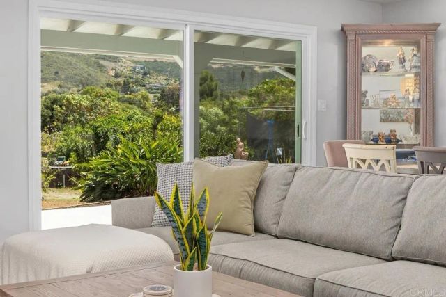 2194 Foothill Drive, Vista, CA 92084