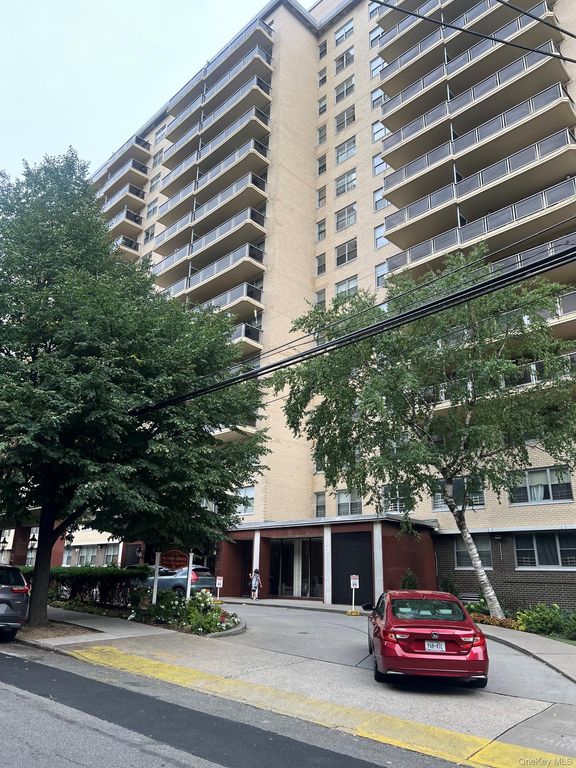 17520 Wexford Terrace 4J, Jamaica Estates, NY 11432 — exterior