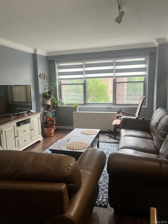 17520 Wexford Terrace 4J, Jamaica Estates, NY 11432 — photo 2