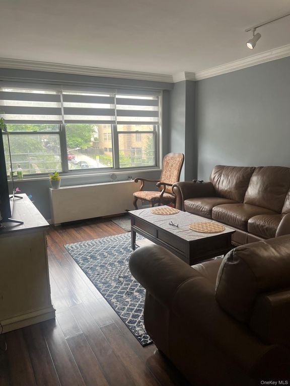 17520 Wexford Terrace 4J, Jamaica Estates, NY 11432 — photo 3