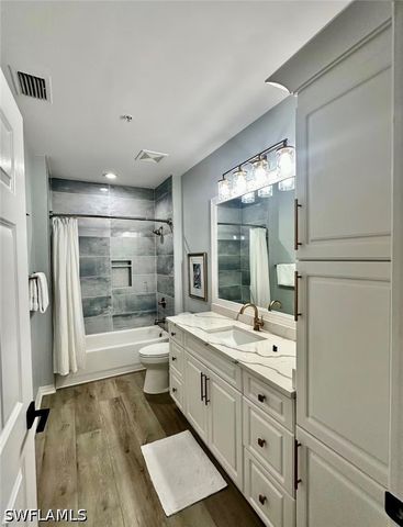 410 Bayfront PL 2503, Naples, FL 34102