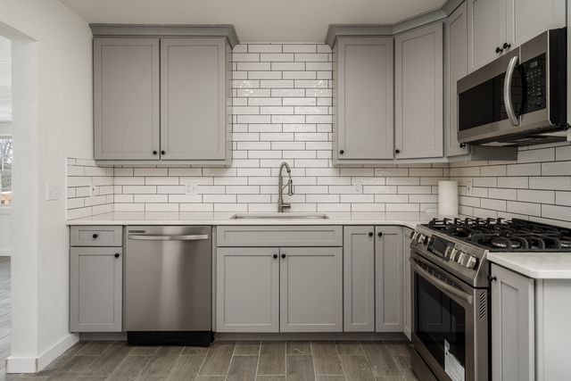 617 E 3rd Street, Byron, IL 61010