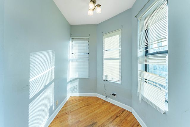 7628 S Essex Avenue 1N, Chicago, IL 60649