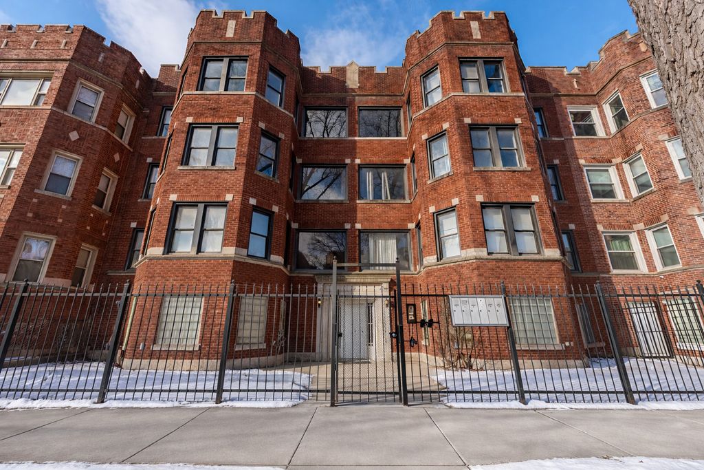 7628 S Essex Avenue 1N, Chicago, IL 60649