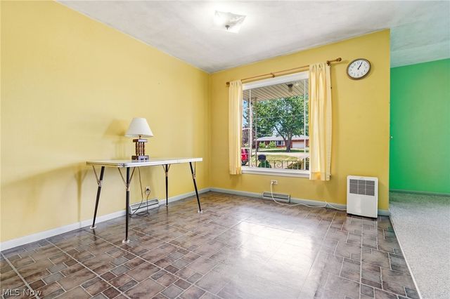9864 Louisville Street NE, Louisville, OH 44710