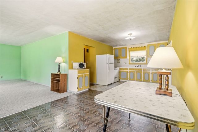9864 Louisville Street NE, Louisville, OH 44710