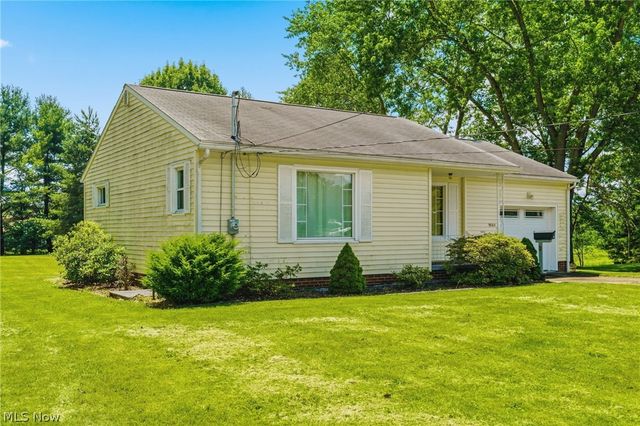 9864 Louisville Street NE, Louisville, OH 44710
