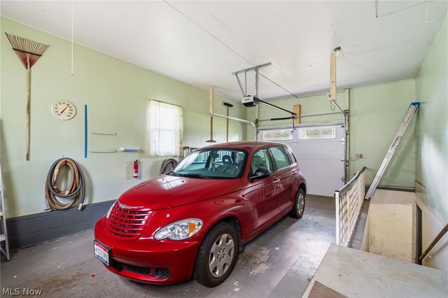 9864 Louisville Street NE, Louisville, OH 44710