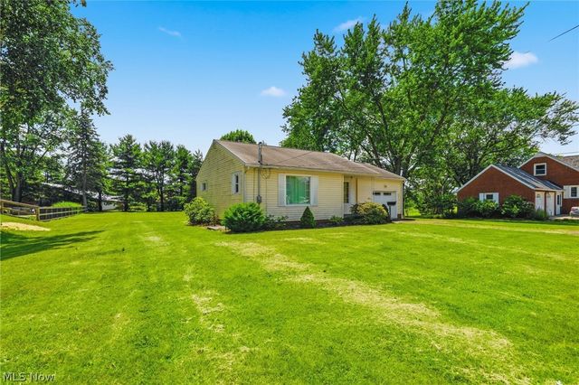 9864 Louisville Street NE, Louisville, OH 44710