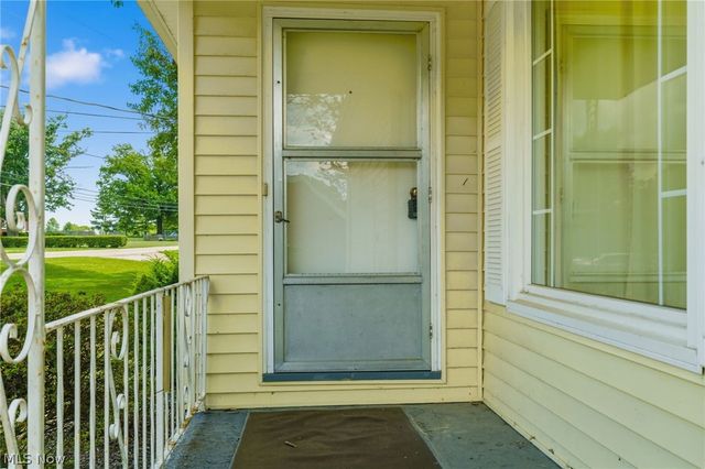 9864 Louisville Street NE, Louisville, OH 44710