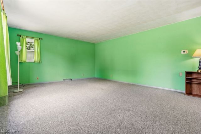 9864 Louisville Street NE, Louisville, OH 44710