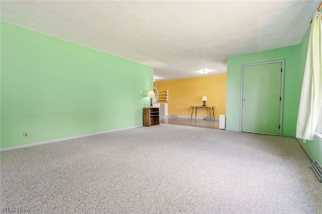 9864 Louisville Street NE, Louisville, OH 44710
