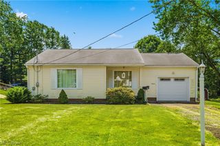 9864 Louisville Street NE, Louisville, OH 44710