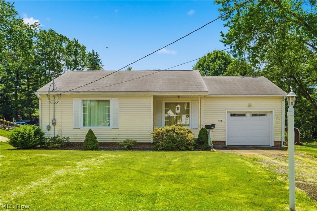 9864 Louisville Street NE, Louisville, OH 44710