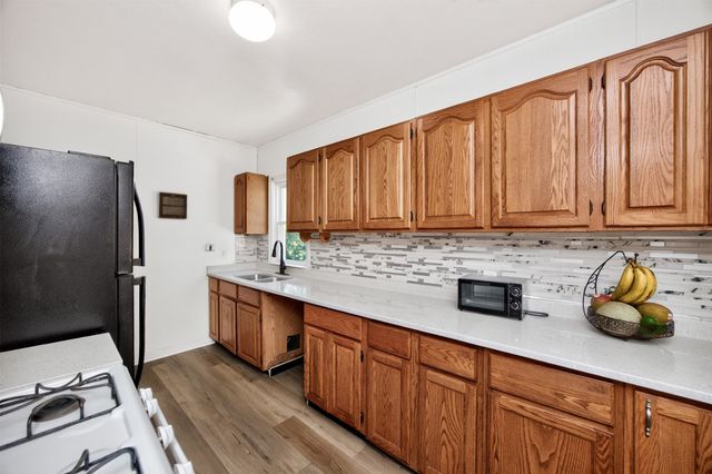 6002 Rollins Avenue, Des Moines, IA 50312