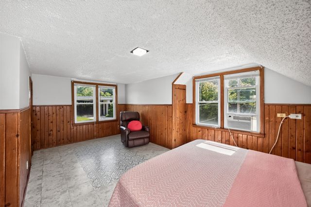 6002 Rollins Avenue, Des Moines, IA 50312