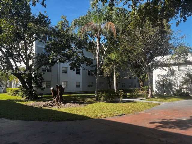 17255 SW 95th Ave 150, Palmetto Bay, FL 33157