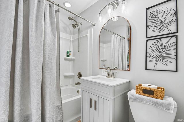 15640 Springmill Drive, Mishawaka, IN 46545